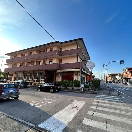 Hotel Colonna Albignasego Bagian luar foto