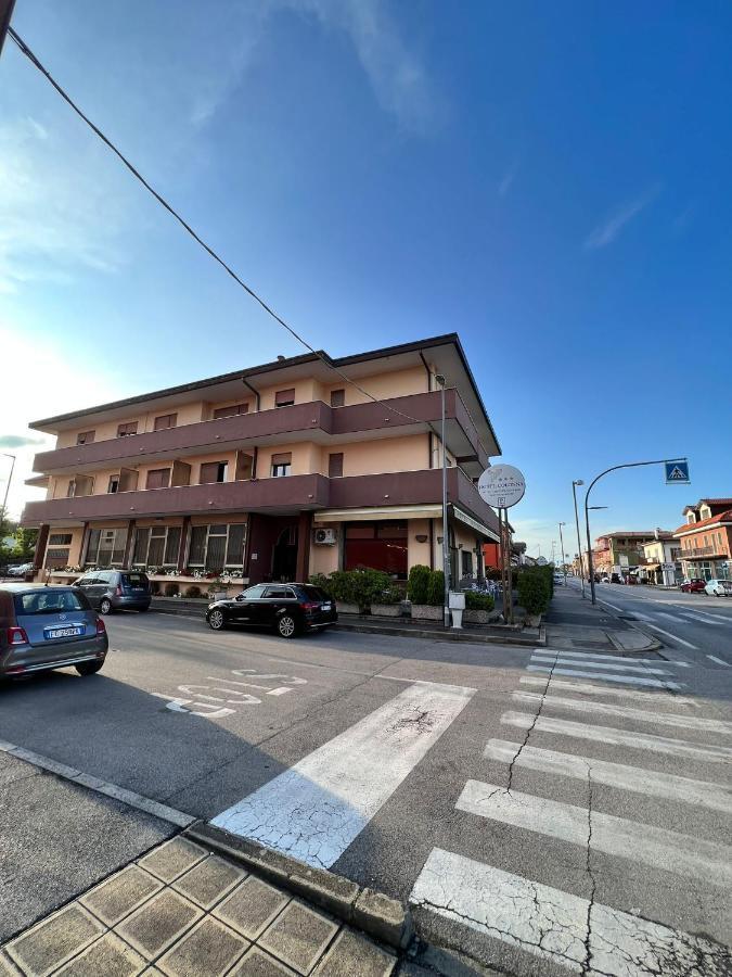 Hotel Colonna Albignasego Bagian luar foto