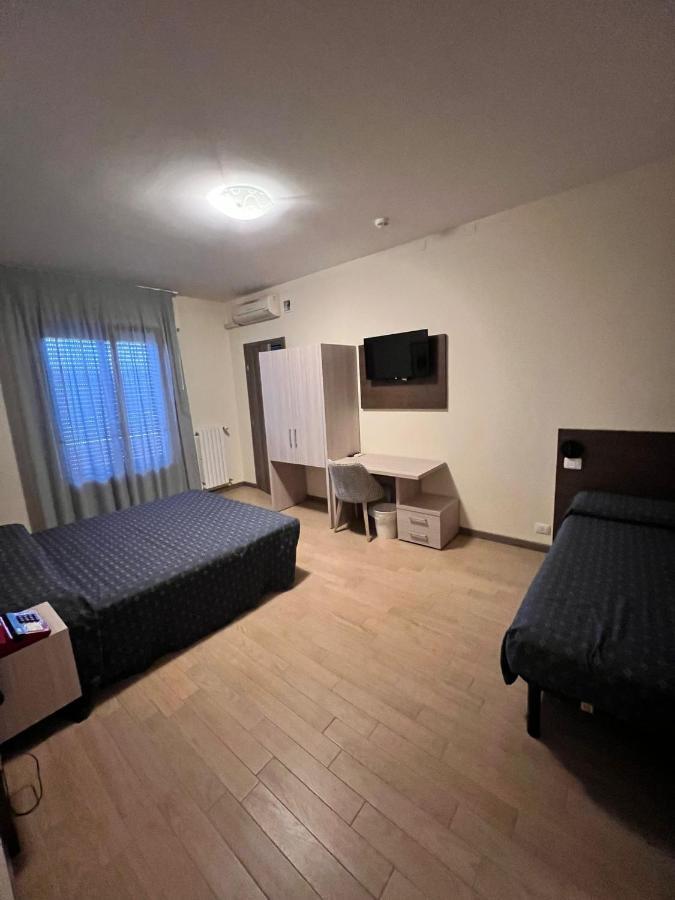 Hotel Colonna Albignasego Bagian luar foto