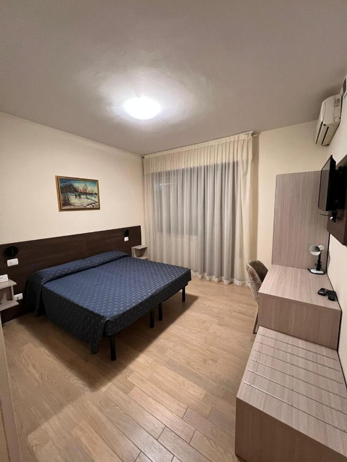 Hotel Colonna Albignasego Bagian luar foto