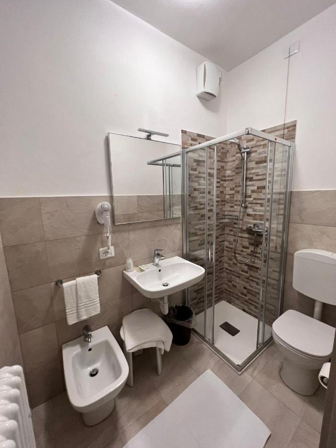 Hotel Colonna Albignasego Bagian luar foto